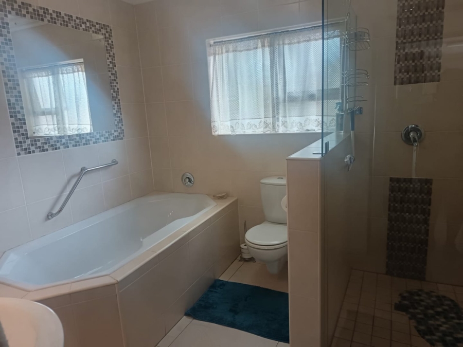 4 Bedroom Property for Sale in Rhodesdene Northern Cape